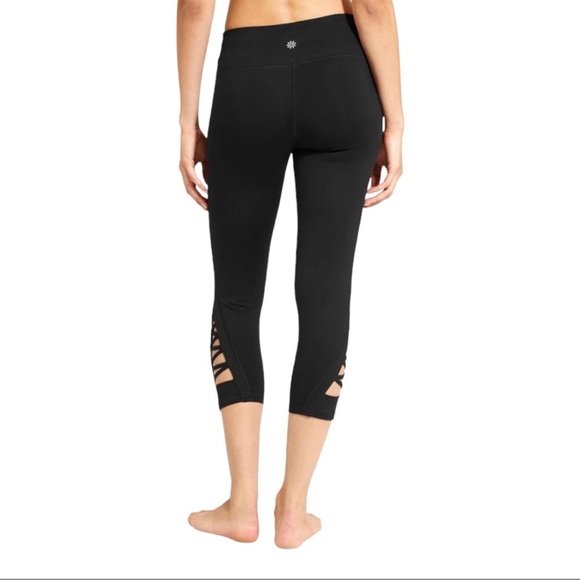 Athleta Criss Cross Chaturanga Capri Crop Leggings | Black | Size XS - Picture 2 of 7